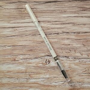 True and Luscious Brow Definer in Blonde